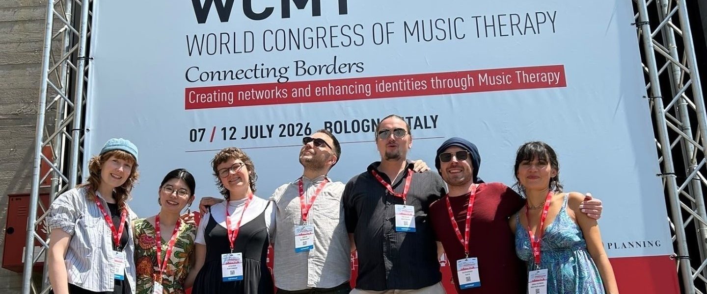 Weltkongress Musiktherapie in Bologna im Juli 2026. Studierende der HFMT Hamburg berichten.